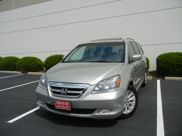 Honda Odyssey 2005 photo 3
