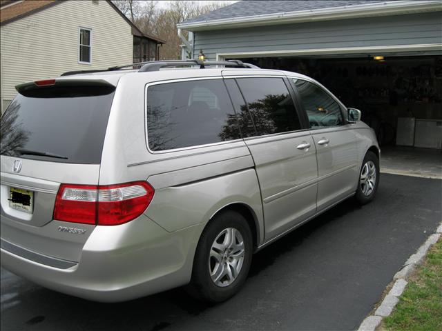 Honda Odyssey 2005 photo 3