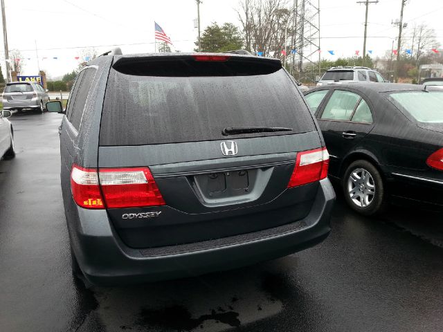 Honda Odyssey 2006 photo 3