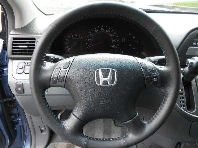 Honda Odyssey 2006 photo 2