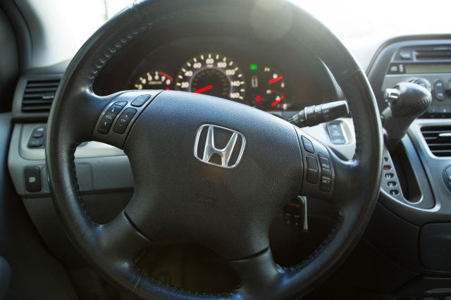 Honda Odyssey LS 2WD MiniVan