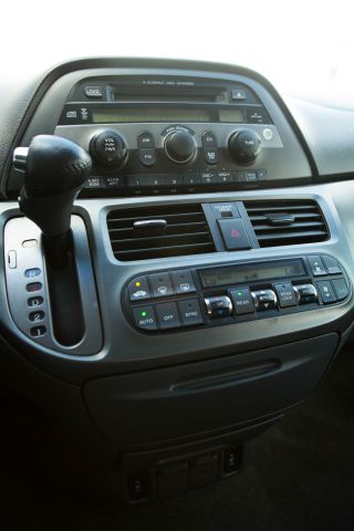 Honda Odyssey 2006 photo 3