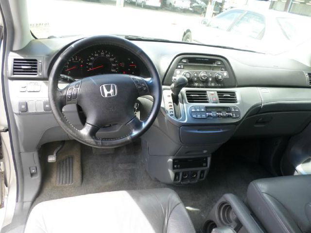 Honda Odyssey 2006 photo 3