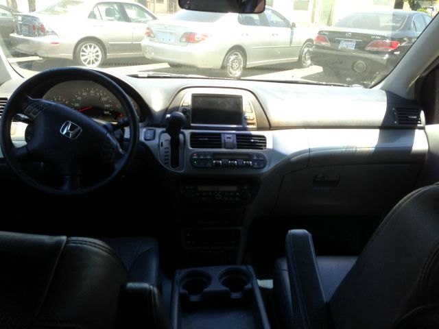 Honda Odyssey 2006 photo 2