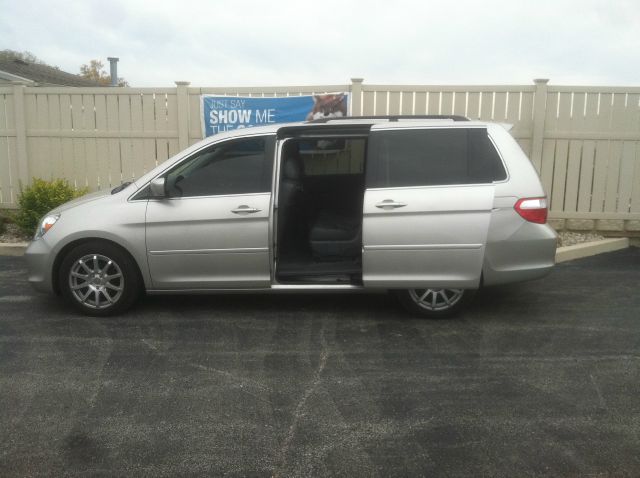 Honda Odyssey 2006 photo 2