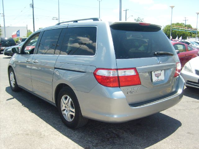 Honda Odyssey 2006 photo 2