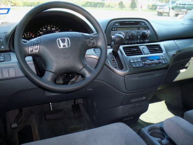 Honda Odyssey 2006 photo 2