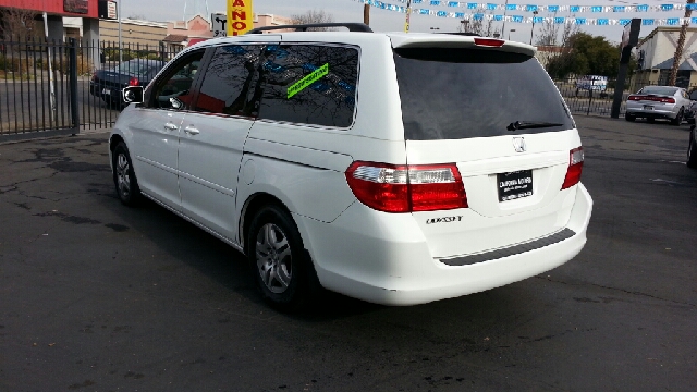 Honda Odyssey 2006 photo 2