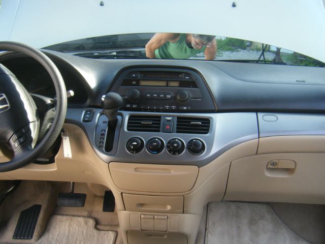 Honda Odyssey 2006 photo 2