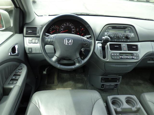 Honda Odyssey 2006 photo 3