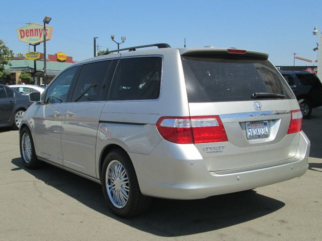 Honda Odyssey 2006 photo 3