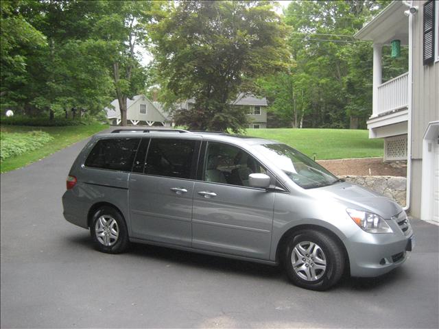 Honda Odyssey LS 2WD MiniVan