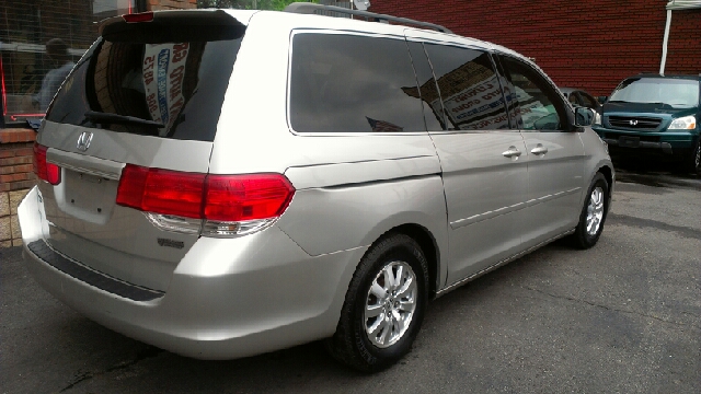 Honda Odyssey 2009 photo 2