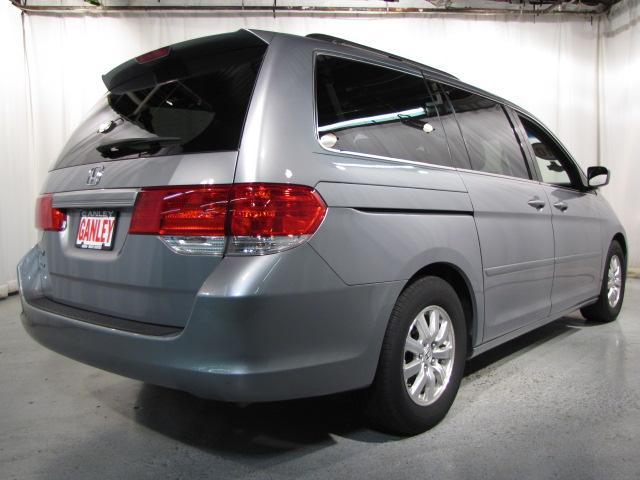 Honda Odyssey 2010 photo 2