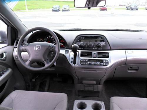 Honda Odyssey 2010 photo 3