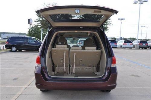 Honda Odyssey 2010 photo 2