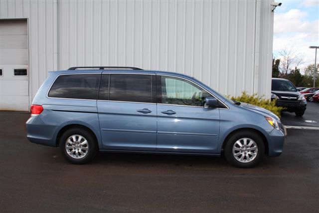 Honda Odyssey 2010 photo 2