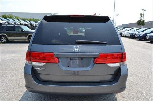 Honda Odyssey 2010 photo 2
