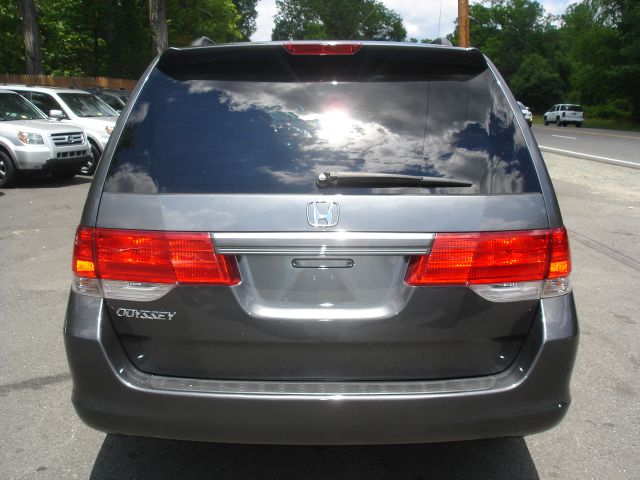 Honda Odyssey 2010 photo 2