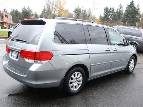 Honda Odyssey 2010 photo 2