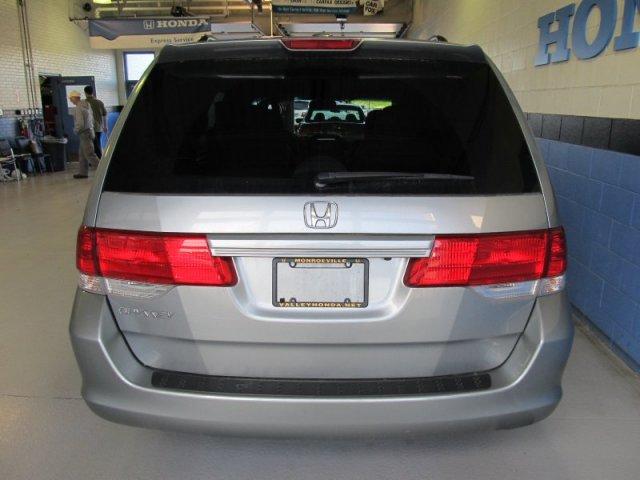 Honda Odyssey 2010 photo 2