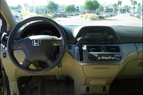 Honda Odyssey 2010 photo 4