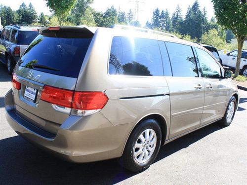 Honda Odyssey 2010 photo 2