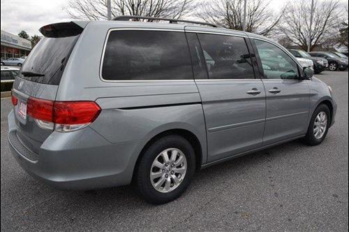 Honda Odyssey 2010 photo 2