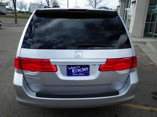 Honda Odyssey 2010 photo 2