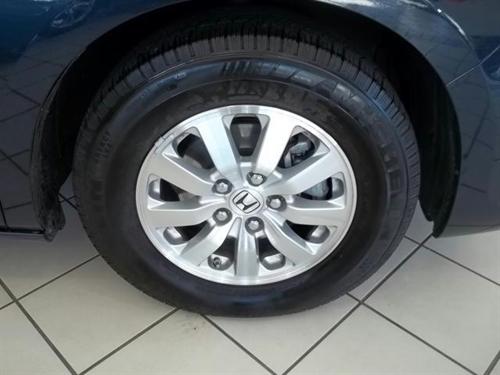 Honda Odyssey 2010 photo 2