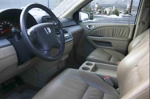 Honda Odyssey 2010 photo 2