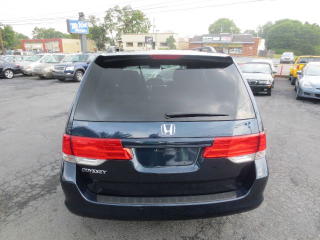 Honda Odyssey 4dr Quad Cab 160.5 DRW 4WD Laramie MiniVan