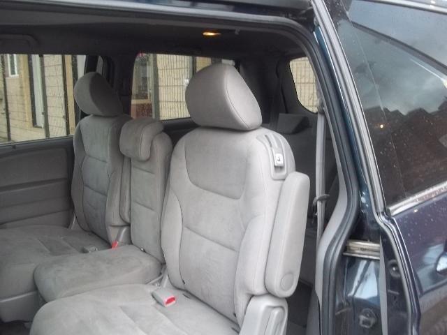 Honda Odyssey 2010 photo 2
