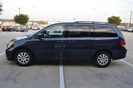Honda Odyssey 2010 photo 2