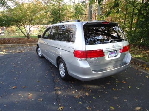 Honda Odyssey 2010 photo 2