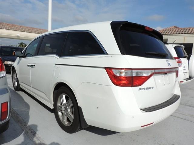 Honda Odyssey 2011 photo 3