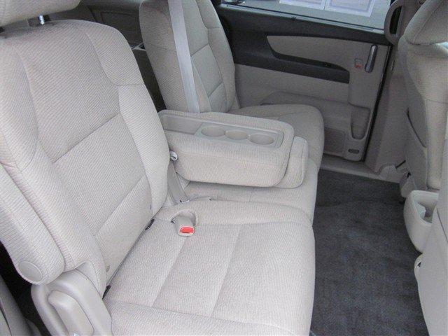 Honda Odyssey 2011 photo 3