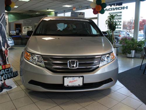 Honda Odyssey 2011 photo 1