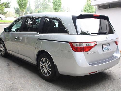 Honda Odyssey 2011 photo 2