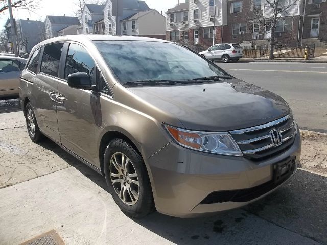 Honda Odyssey 2011 photo 4