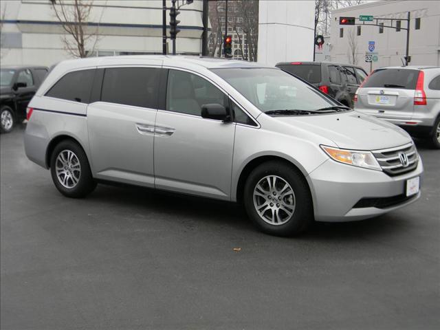 Honda Odyssey 2011 photo 1