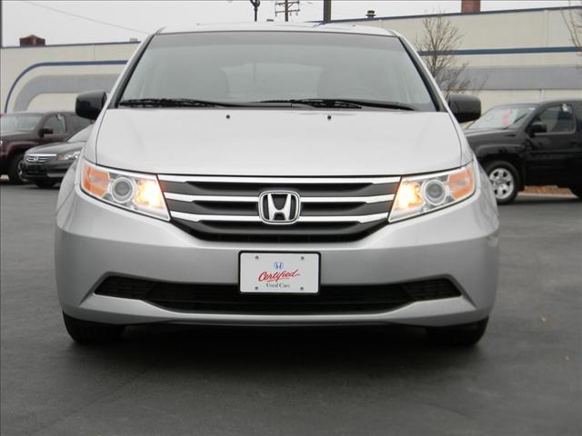Honda Odyssey 2011 photo 2