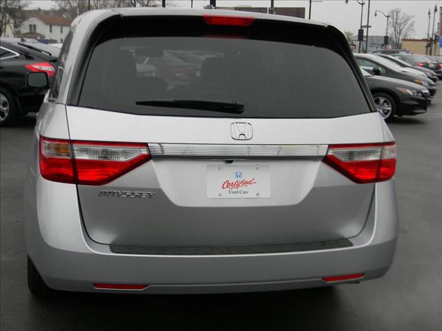 Honda Odyssey 2011 photo 3