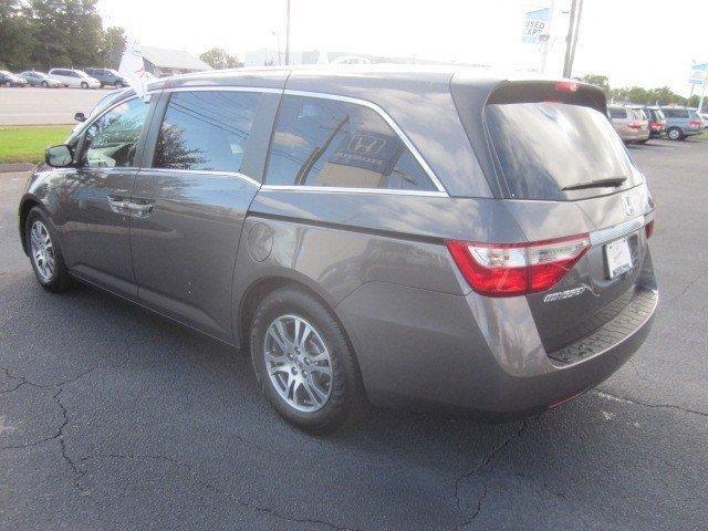 Honda Odyssey 2011 photo 2
