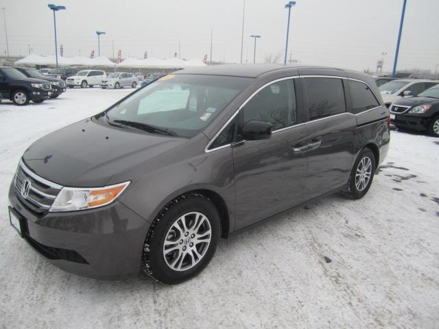 Honda Odyssey 2011 photo 2