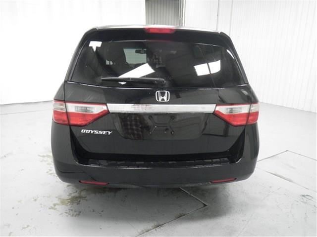 Honda Odyssey 2011 photo 1