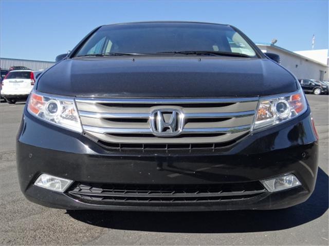 Honda Odyssey 2011 photo 2