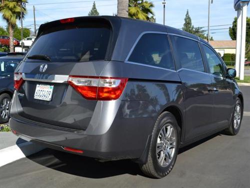 Honda Odyssey 2011 photo 2