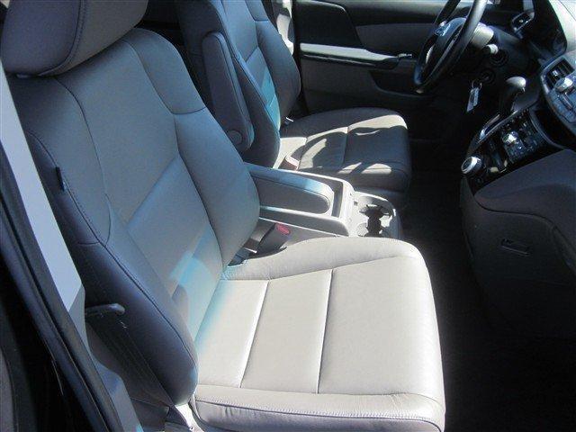 Honda Odyssey 2011 photo 2