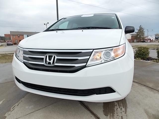 Honda Odyssey 2011 photo 4